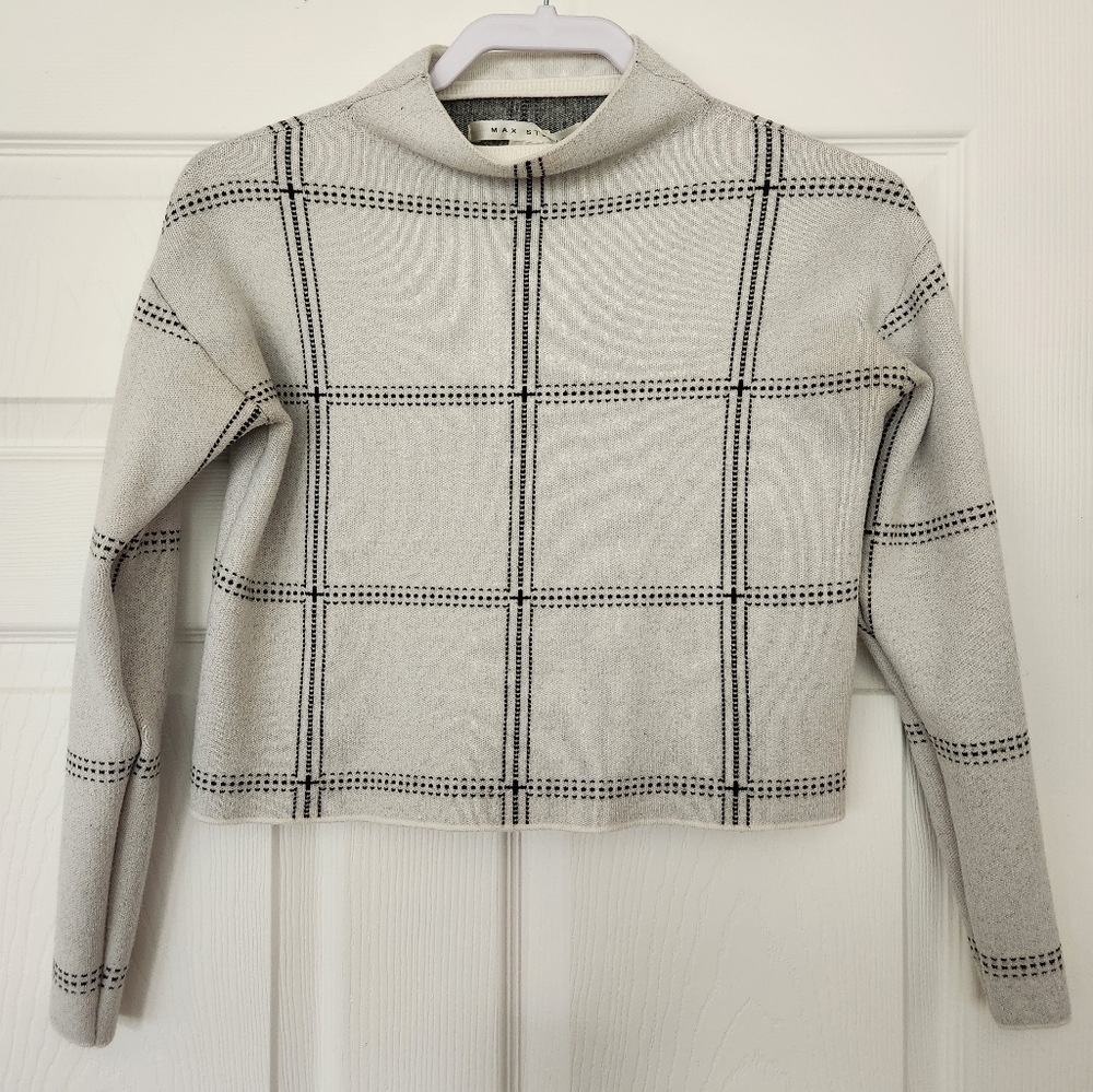 Max Studio White Cropped Sweater Size Extra Small